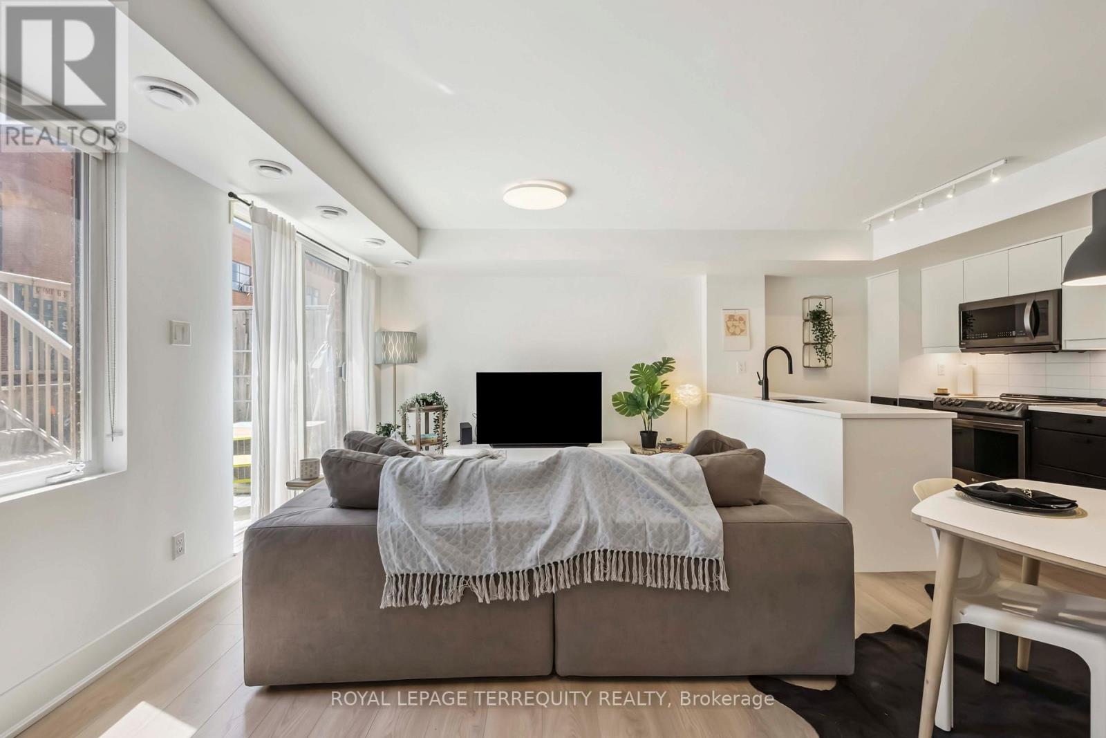 107 - 1 Ruttan Street, Toronto (Dufferin Grove), Ontario  M6P 0A1 - Photo 2 - C12449179
