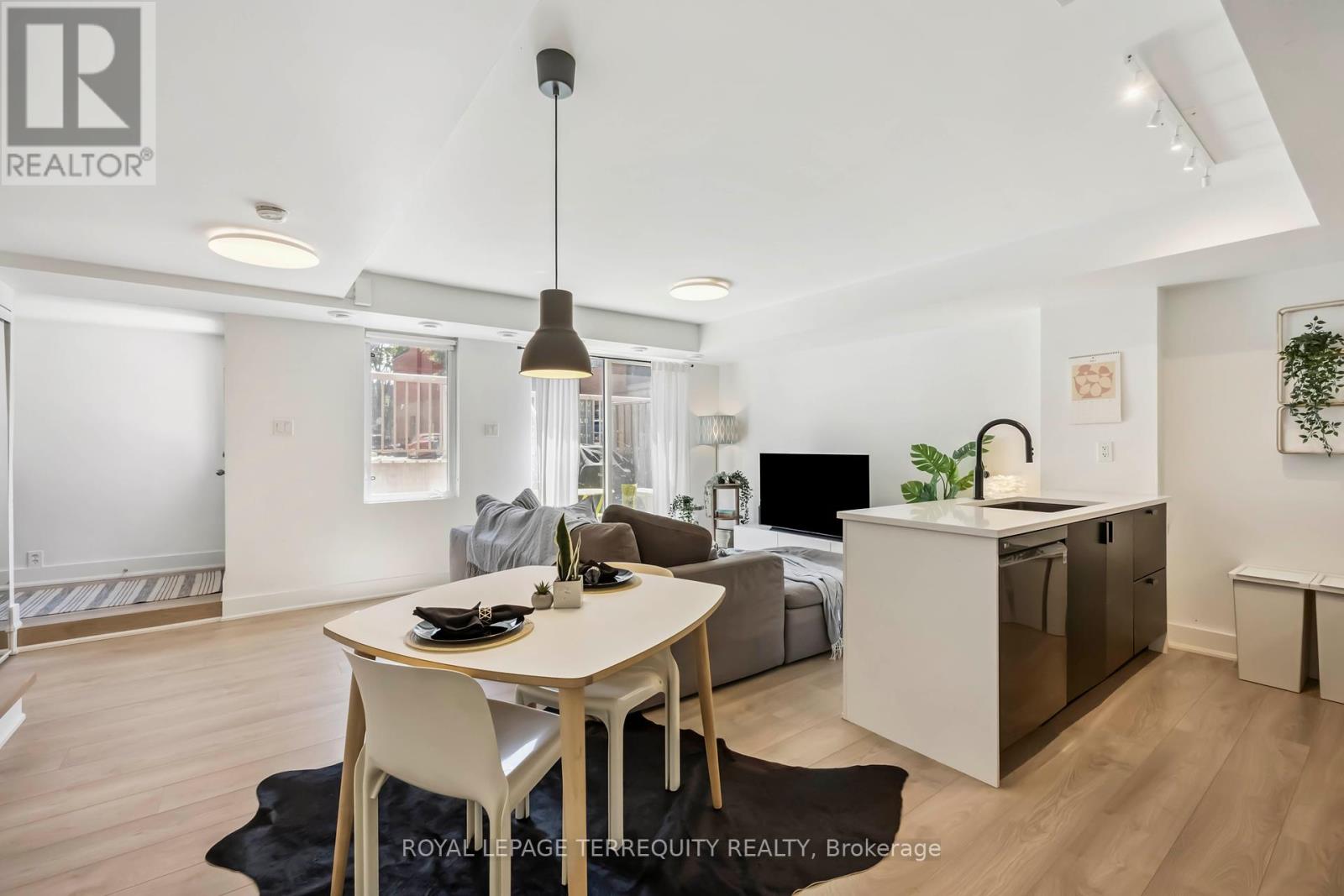 107 - 1 Ruttan Street, Toronto (Dufferin Grove), Ontario  M6P 0A1 - Photo 3 - C12449179
