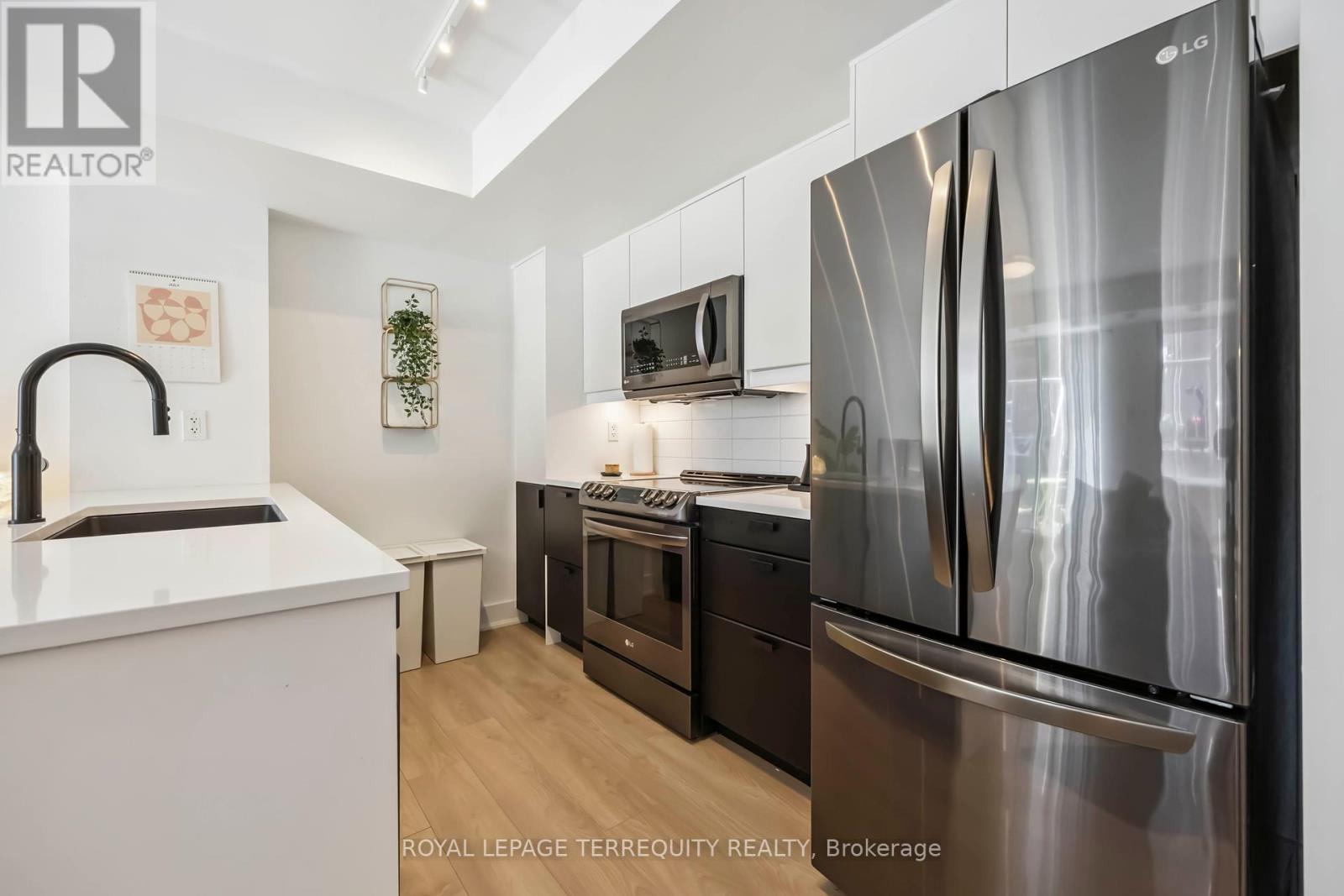 107 - 1 Ruttan Street, Toronto (Dufferin Grove), Ontario  M6P 0A1 - Photo 5 - C12449179