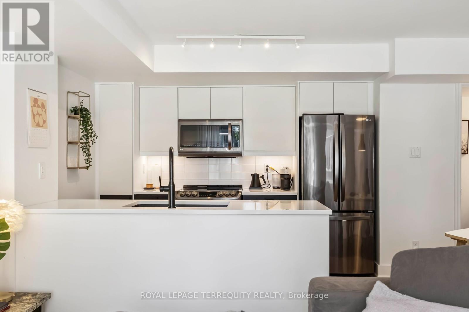 107 - 1 Ruttan Street, Toronto (Dufferin Grove), Ontario  M6P 0A1 - Photo 8 - C12449179