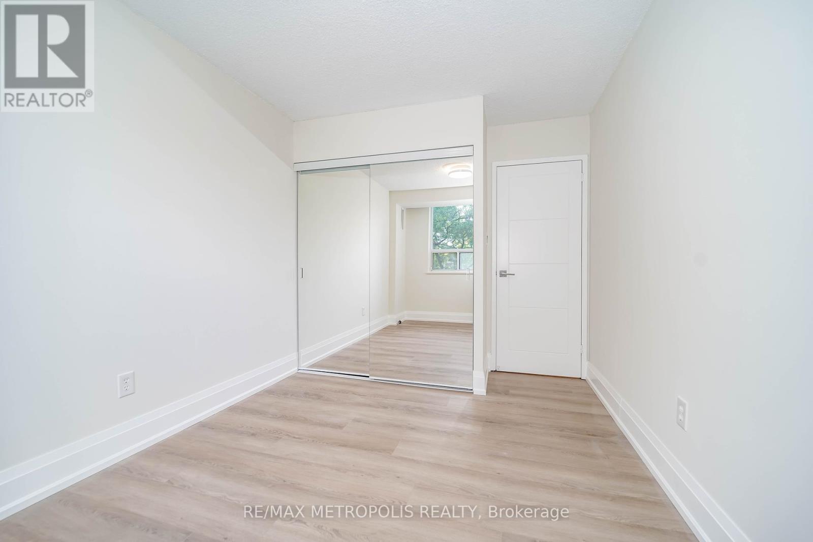 206 - 10 Muirhead Road, Toronto, Ontario  M2J 4P9 - Photo 11 - C12449181