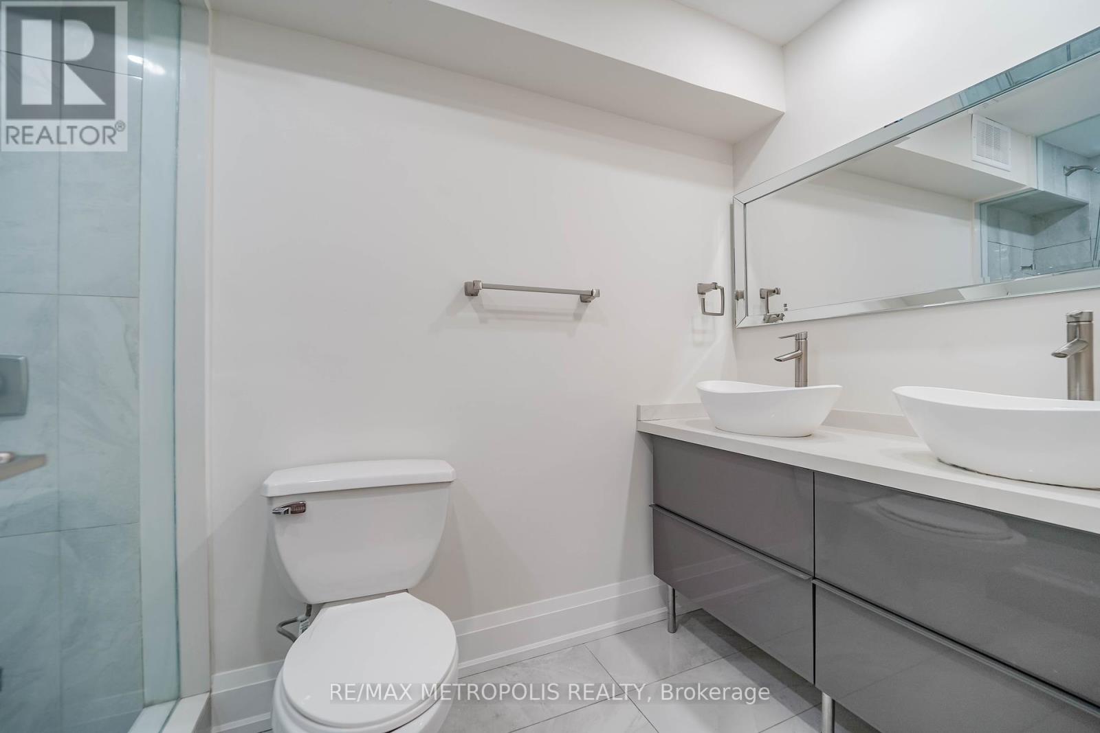 206 - 10 Muirhead Road, Toronto, Ontario  M2J 4P9 - Photo 12 - C12449181