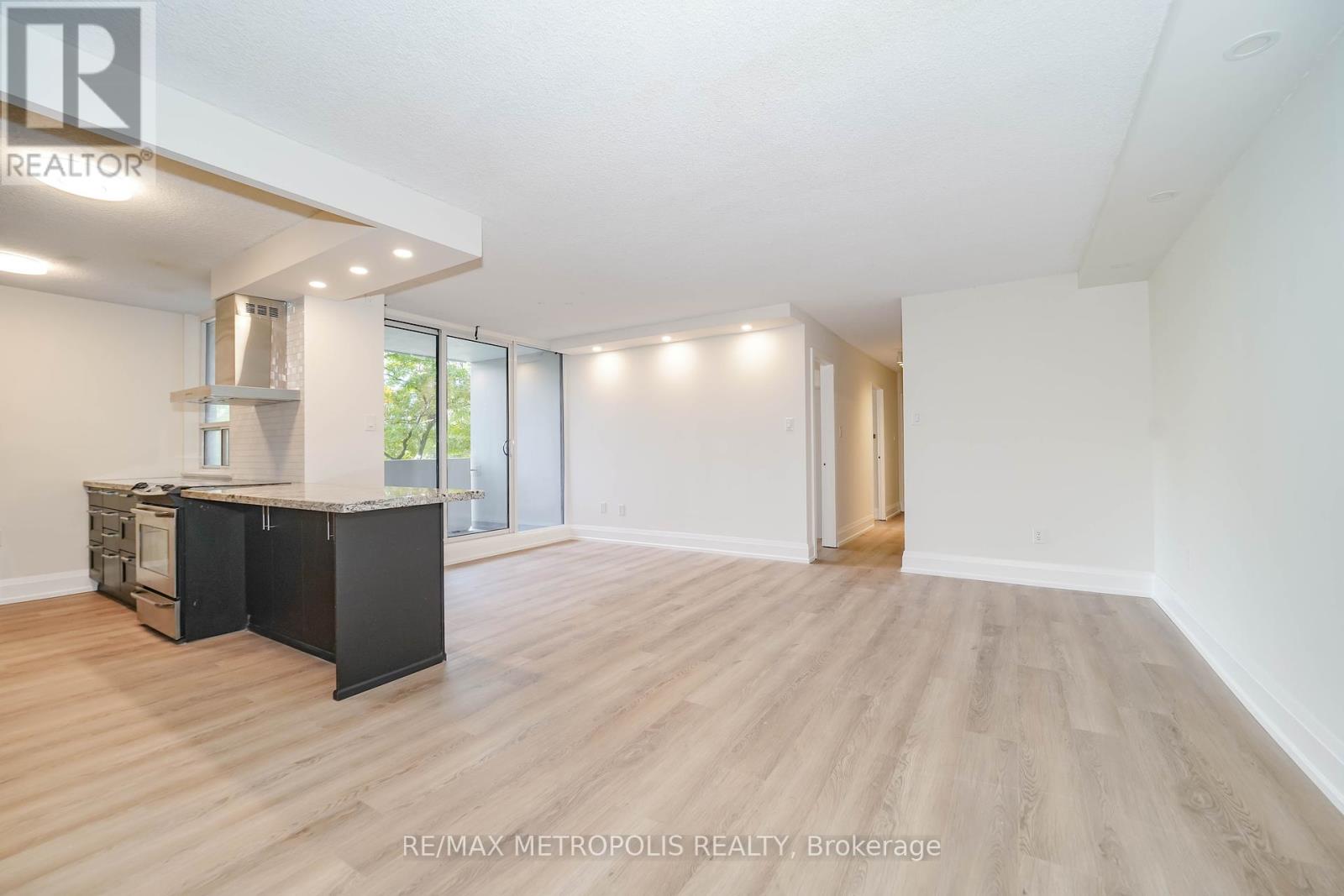 206 - 10 Muirhead Road, Toronto, Ontario  M2J 4P9 - Photo 4 - C12449181