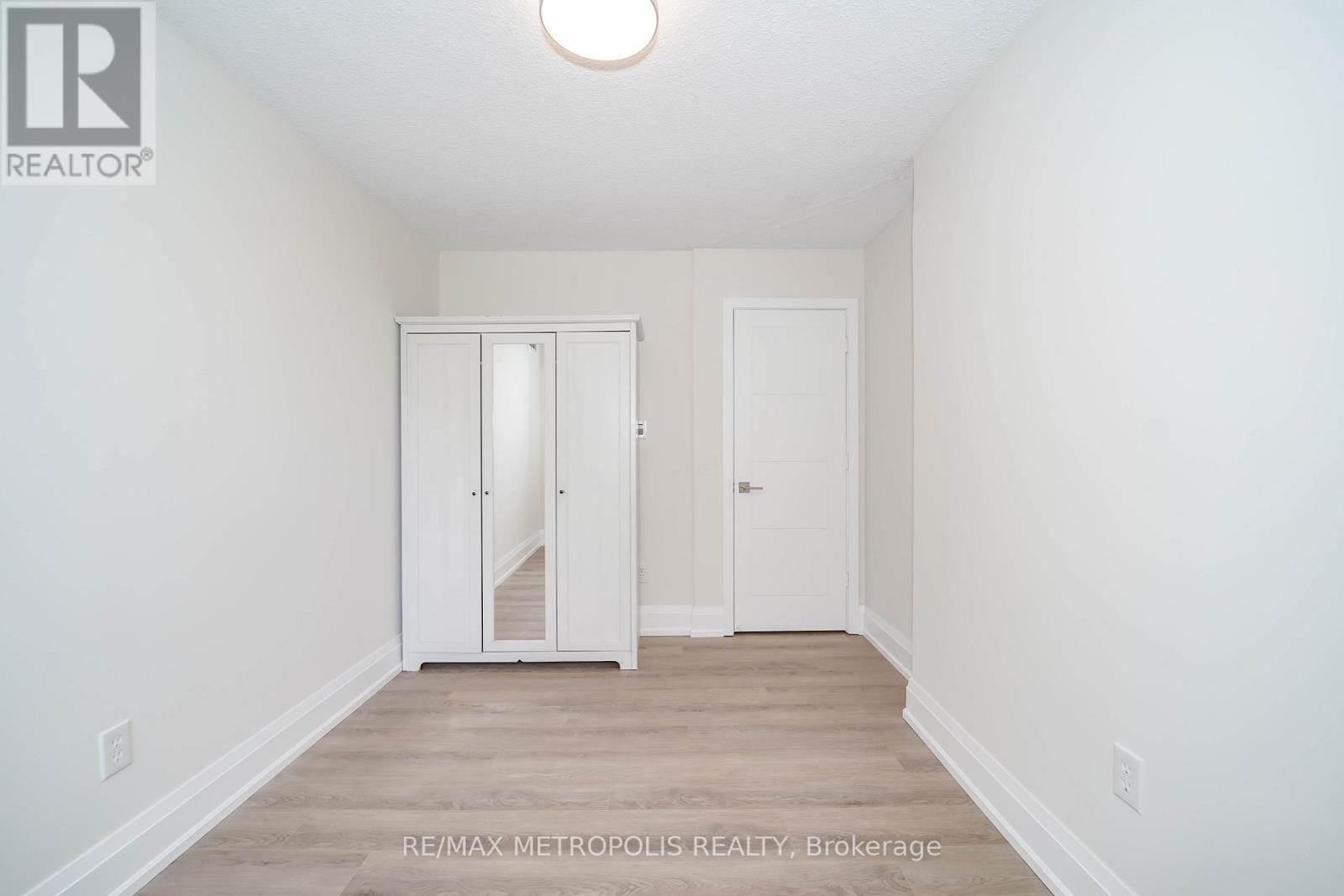 206 - 10 Muirhead Road, Toronto, Ontario  M2J 4P9 - Photo 8 - C12449181