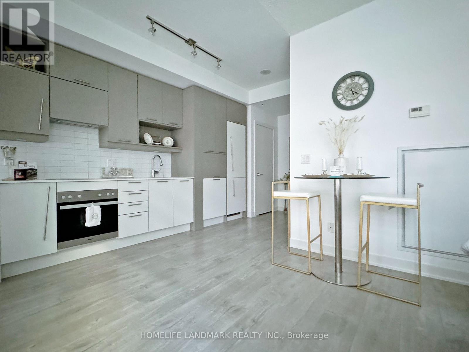 418 - 30 Nelson Street, Toronto, Ontario  M5V 0H5 - Photo 6 - C12449185