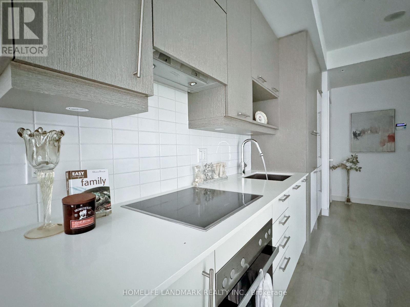 418 - 30 Nelson Street, Toronto, Ontario  M5V 0H5 - Photo 7 - C12449185