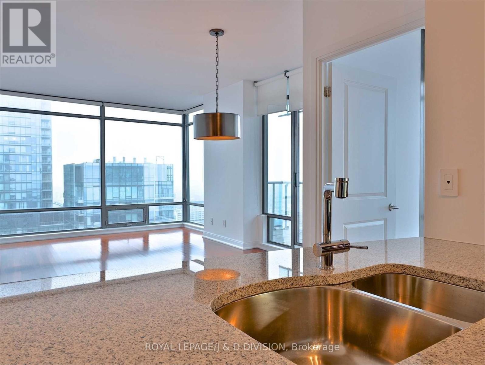 3104 - 18 Yorkville Avenue, Toronto, Ontario  M4W 3Y8 - Photo 7 - C12449224