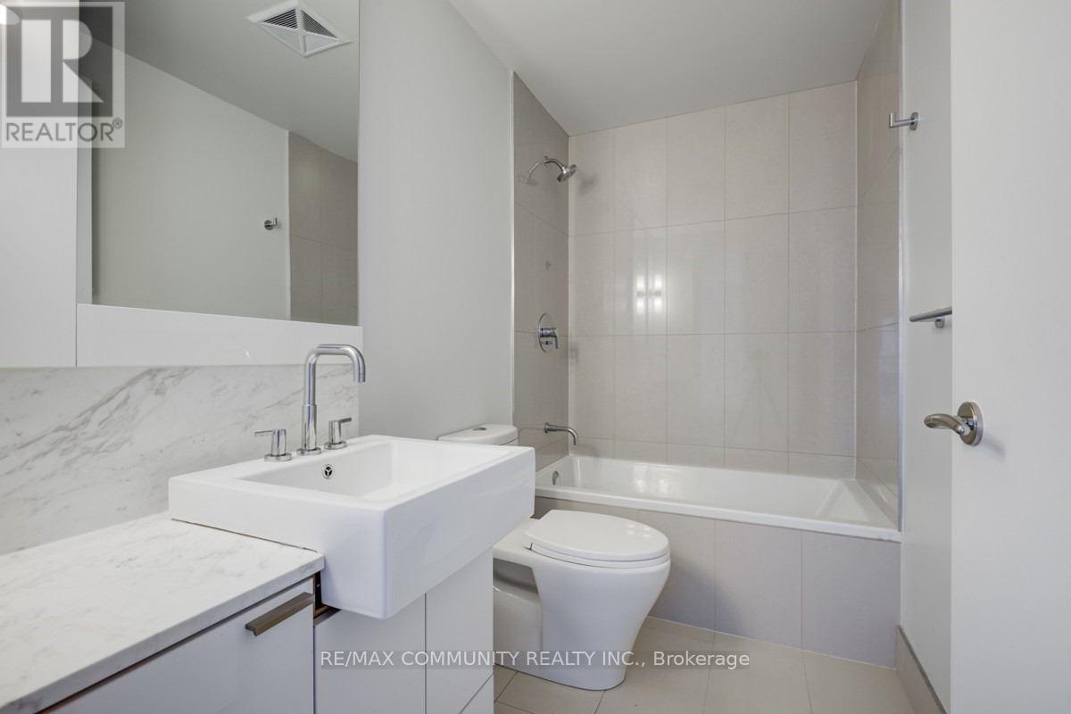 1605 - 88 Blue Jays Way, Toronto, Ontario  M5V 2G3 - Photo 11 - C12449232