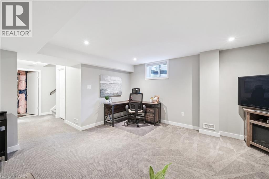 884 Robert Ferrie Drive, Kitchener, Ontario  N2R 0P2 - Photo 35 - 40766614