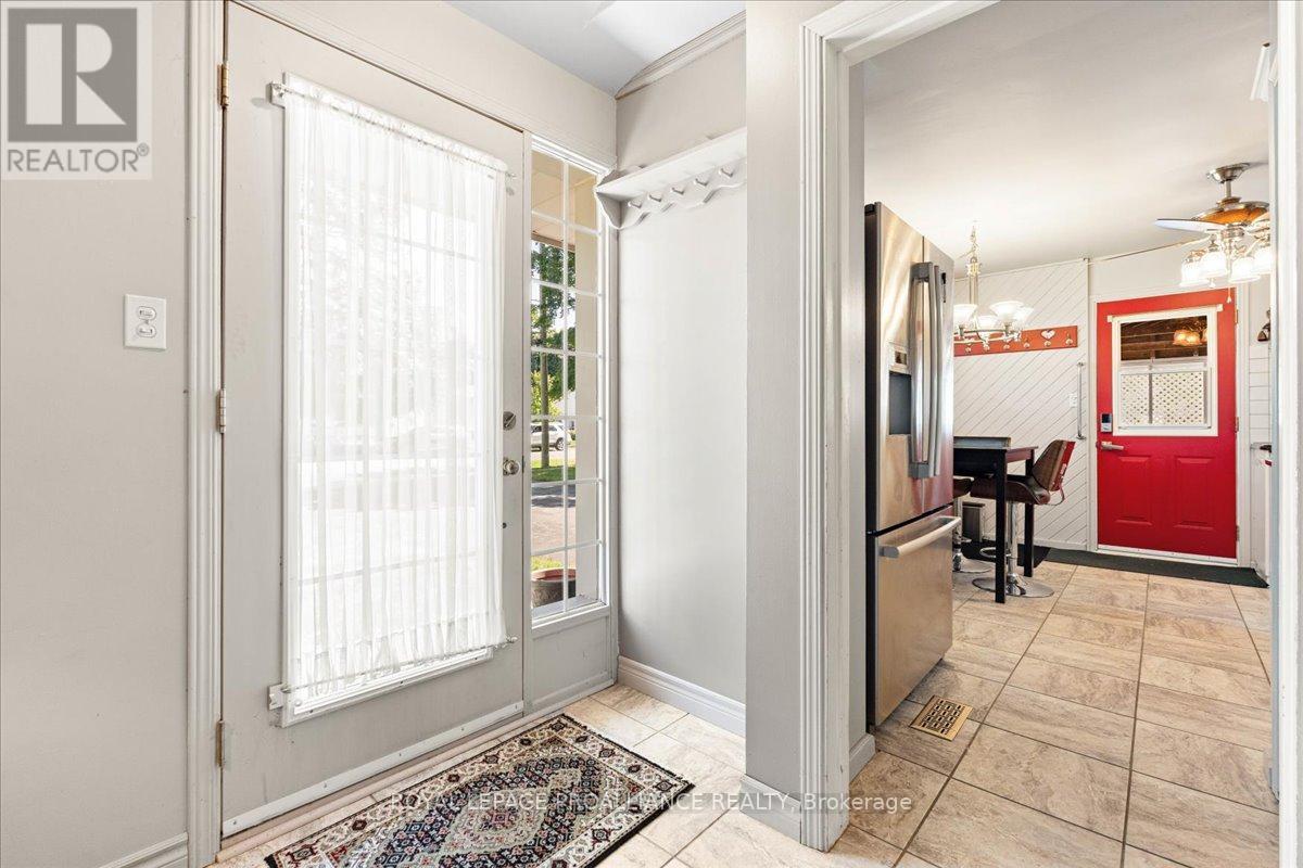 106 Lemoine Street, Belleville, Ontario  K8P 4H1 - Photo 12 - X12449312