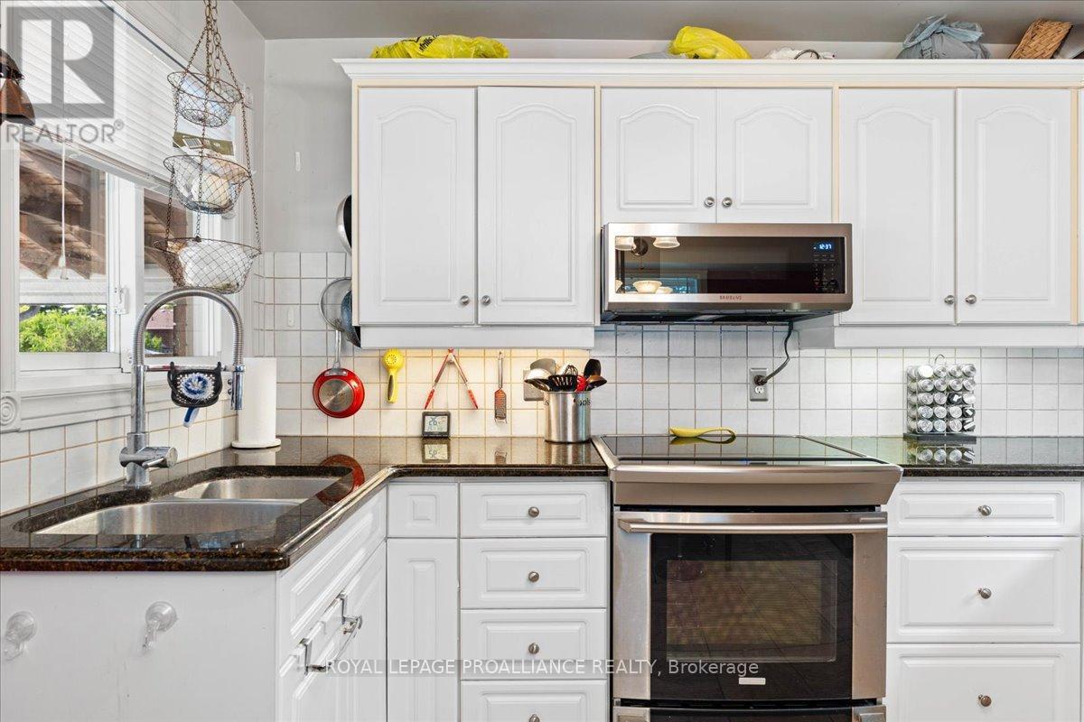 106 Lemoine Street, Belleville, Ontario  K8P 4H1 - Photo 14 - X12449312