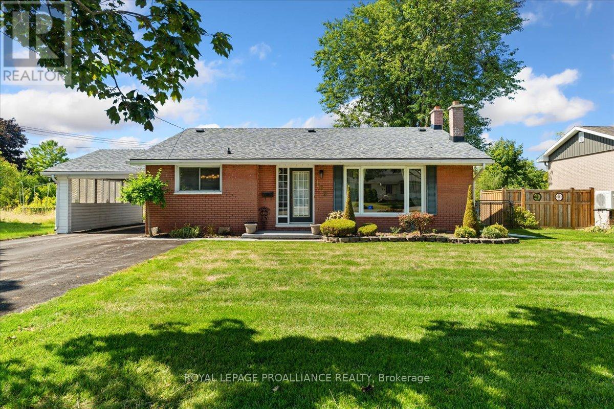 106 Lemoine Street, Belleville, Ontario  K8P 4H1 - Photo 2 - X12449312