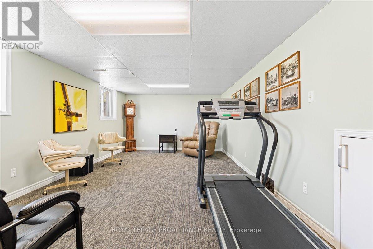 106 Lemoine Street, Belleville, Ontario  K8P 4H1 - Photo 24 - X12449312