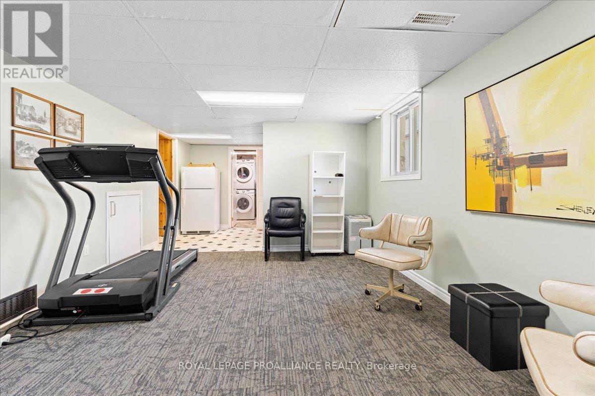 106 Lemoine Street, Belleville, Ontario  K8P 4H1 - Photo 25 - X12449312