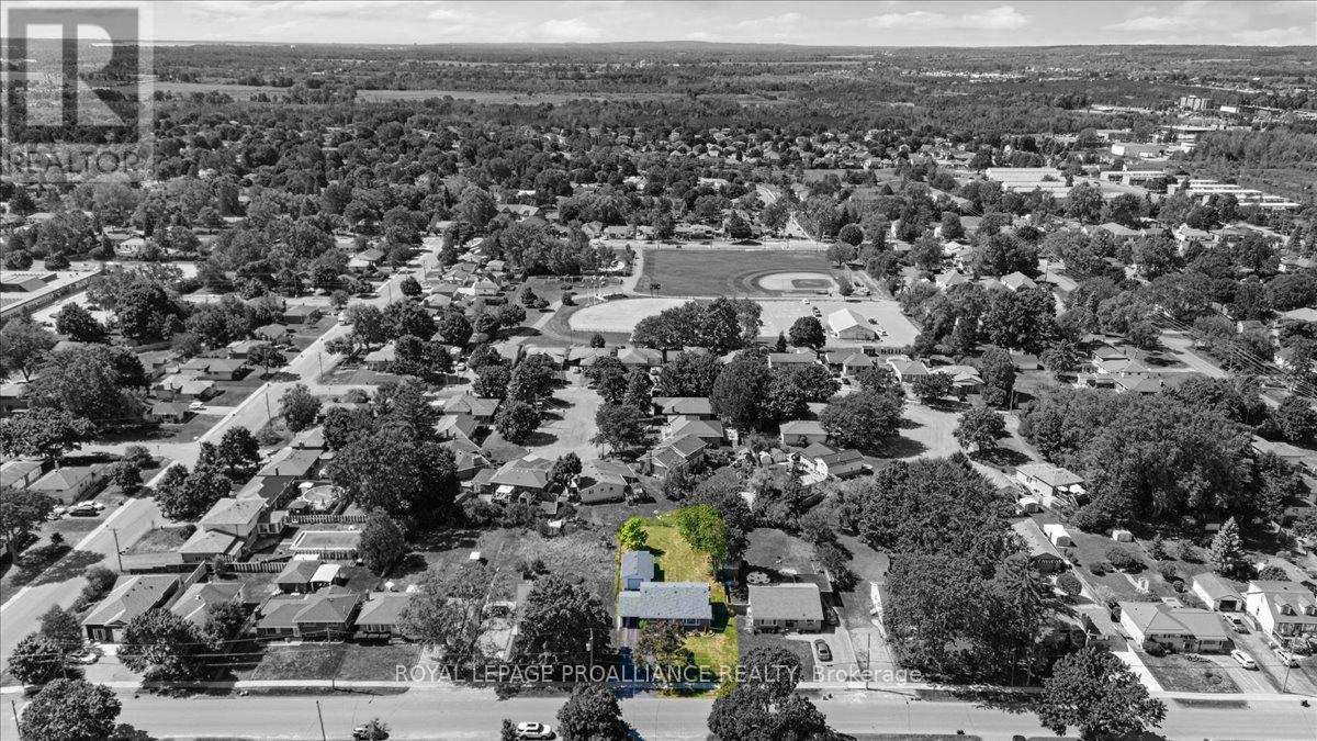 106 Lemoine Street, Belleville, Ontario  K8P 4H1 - Photo 28 - X12449312