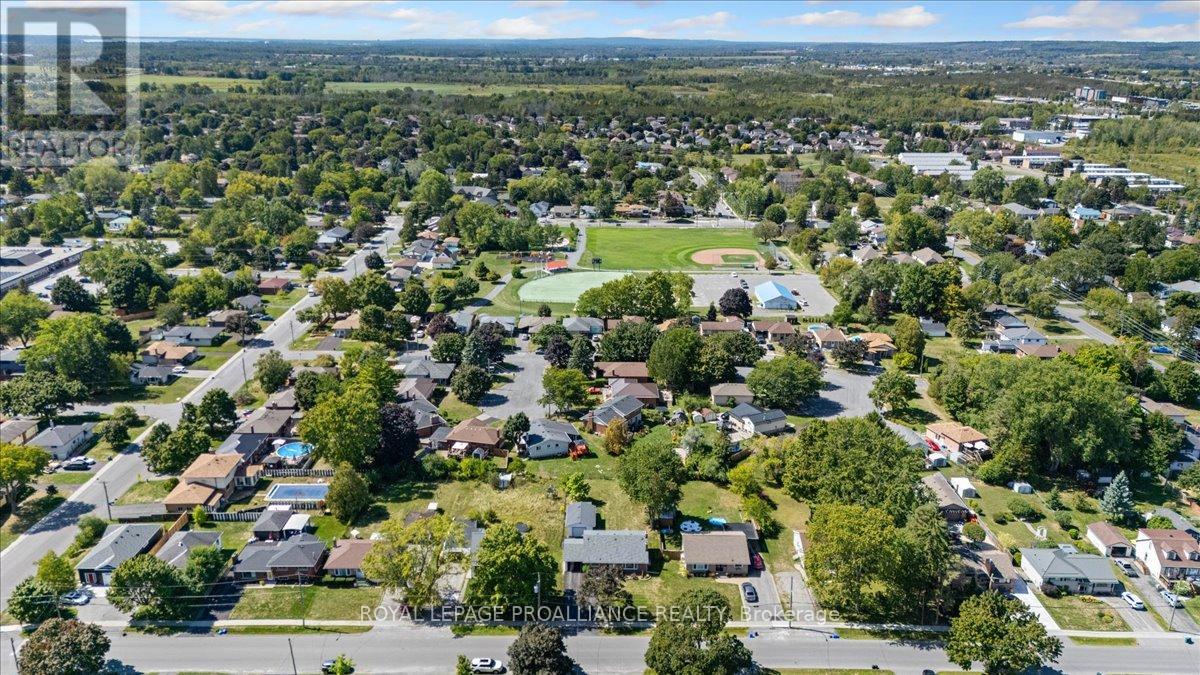 106 Lemoine Street, Belleville, Ontario  K8P 4H1 - Photo 34 - X12449312