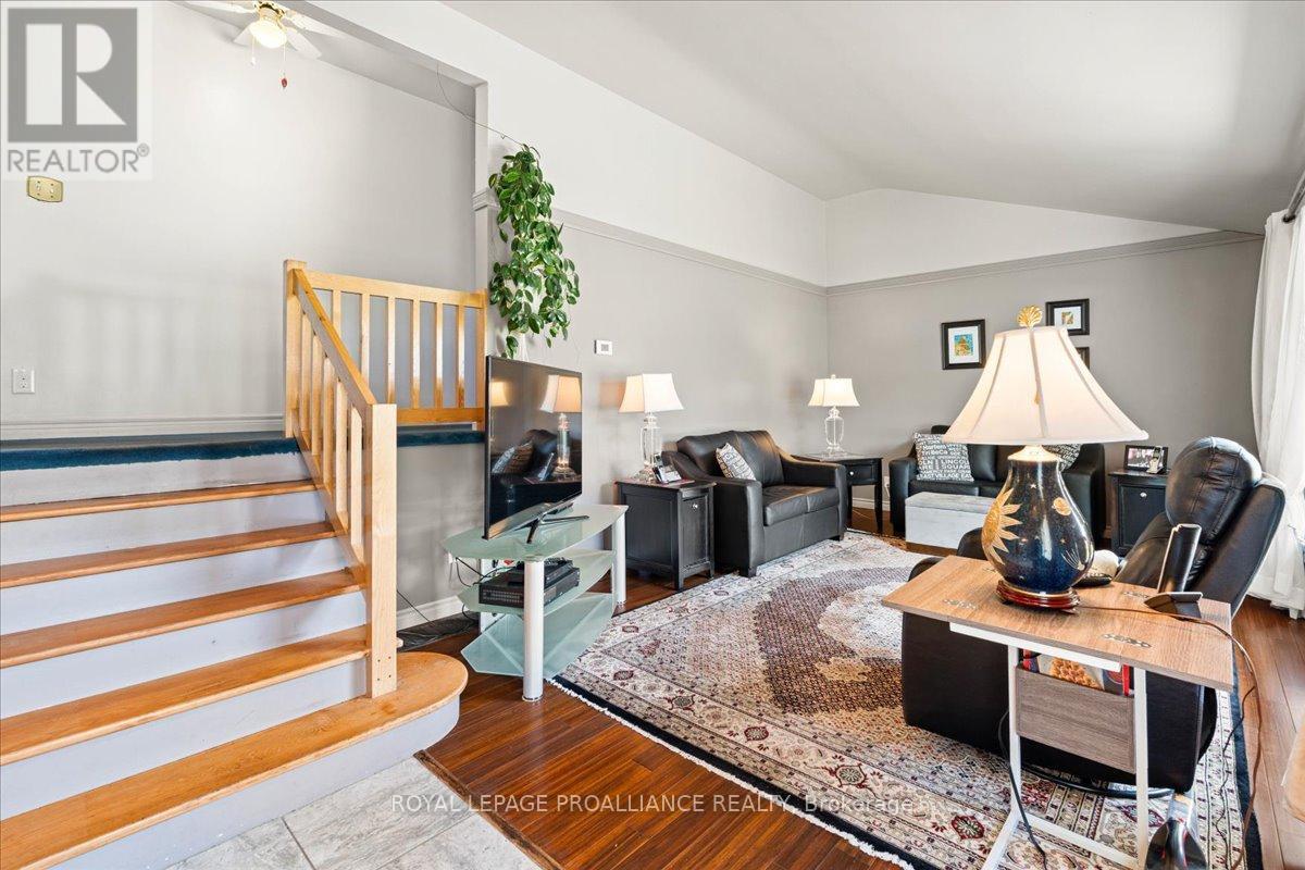 106 Lemoine Street, Belleville, Ontario  K8P 4H1 - Photo 9 - X12449312