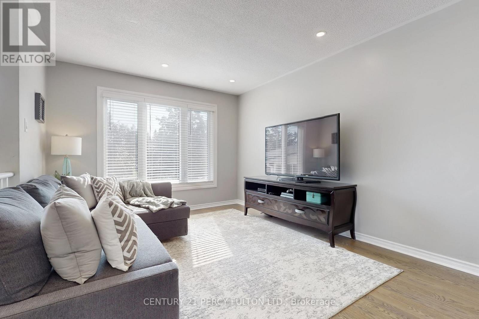 50 Freeland Avenue, Clarington (Bowmanville), Ontario  L1C 4S3 - Photo 8 - E12449142