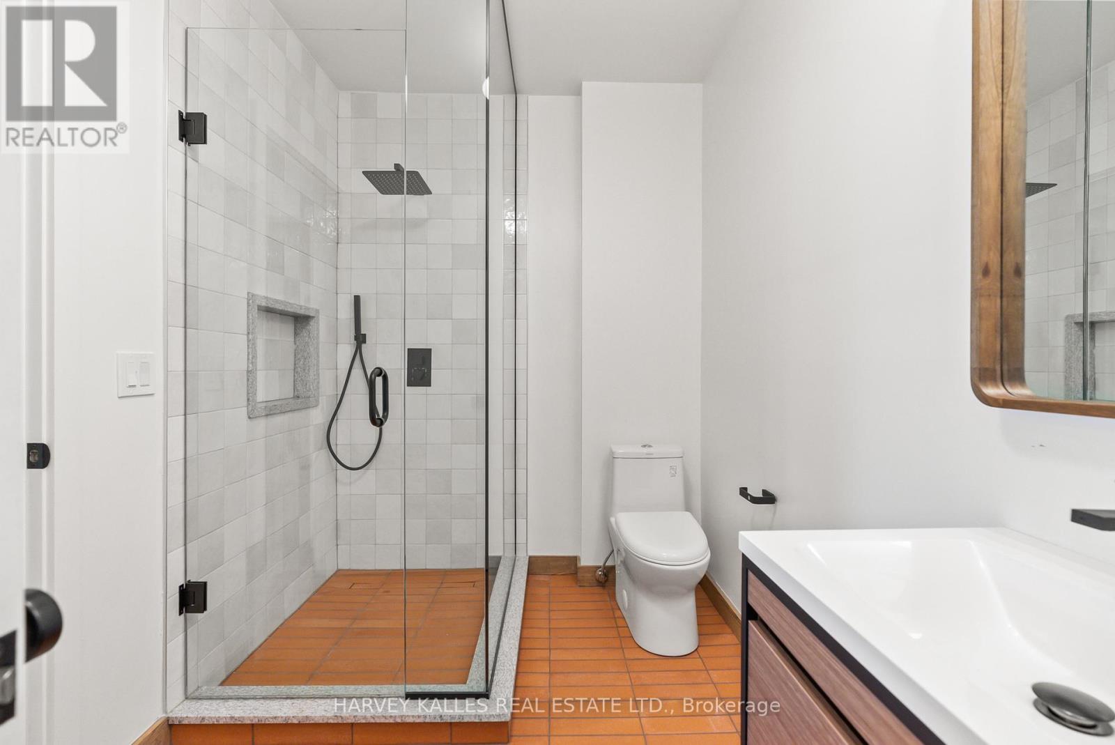 2 - 663 Greenwood Avenue, Toronto, Ontario  M4J 4B3 - Photo 5 - E12449147