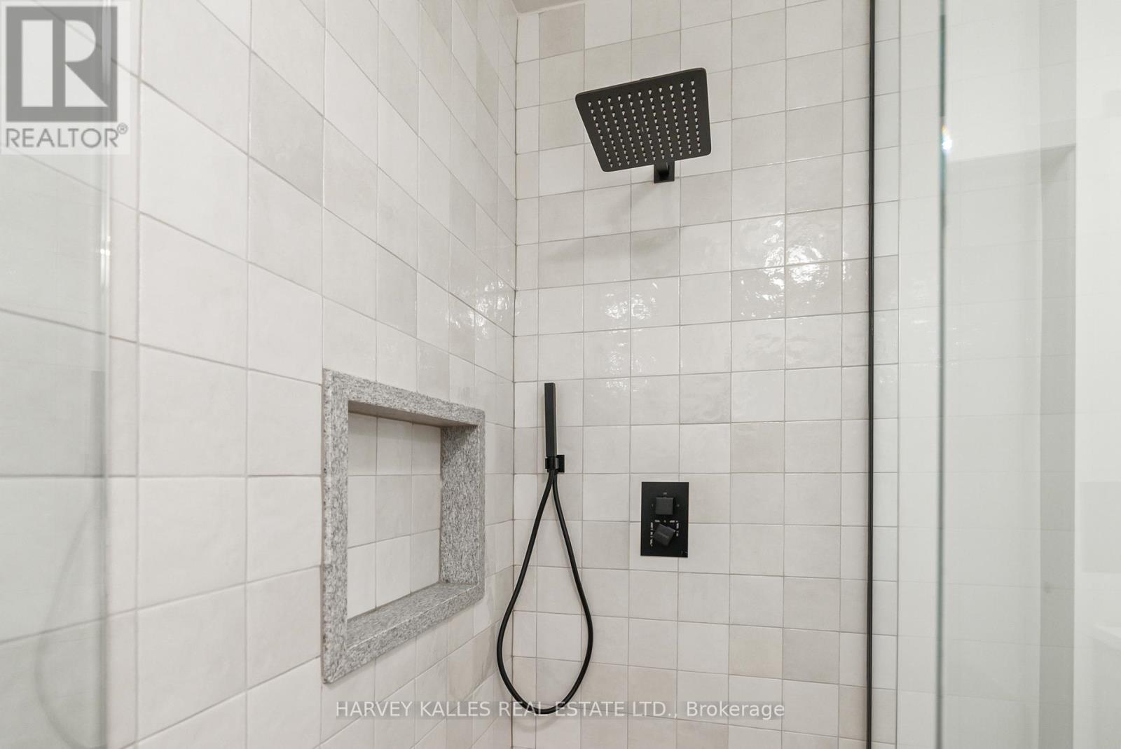2 - 663 Greenwood Avenue, Toronto, Ontario  M4J 4B3 - Photo 6 - E12449147