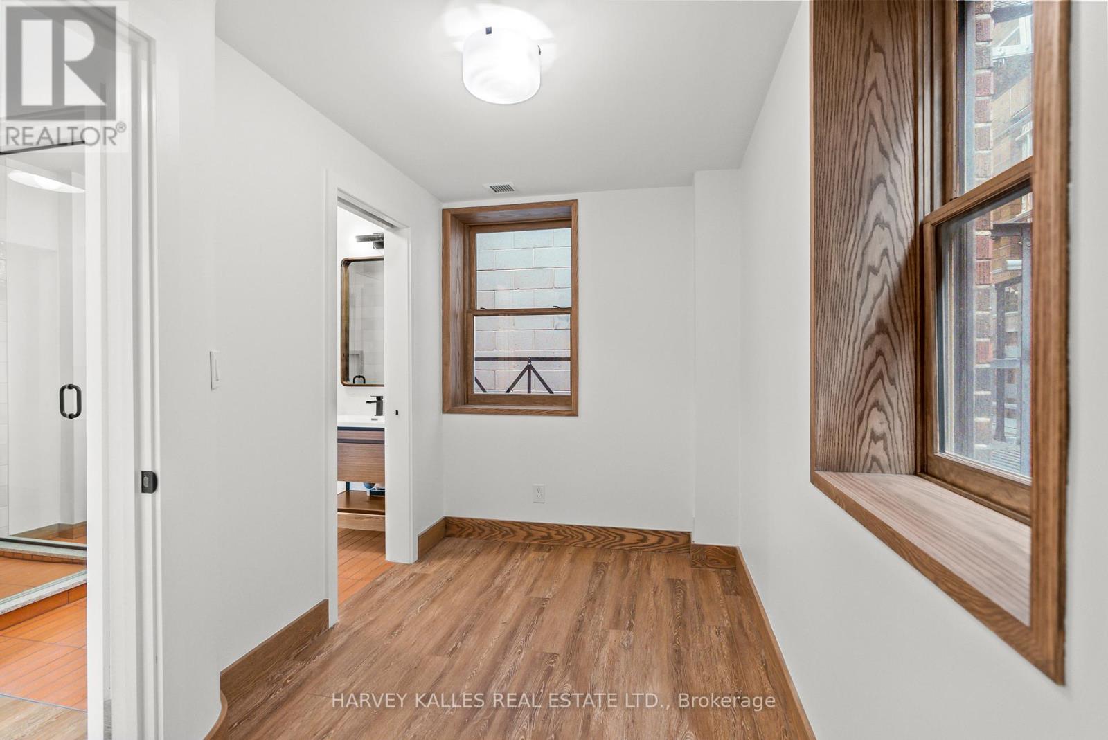 2 - 663 Greenwood Avenue, Toronto, Ontario  M4J 4B3 - Photo 8 - E12449147