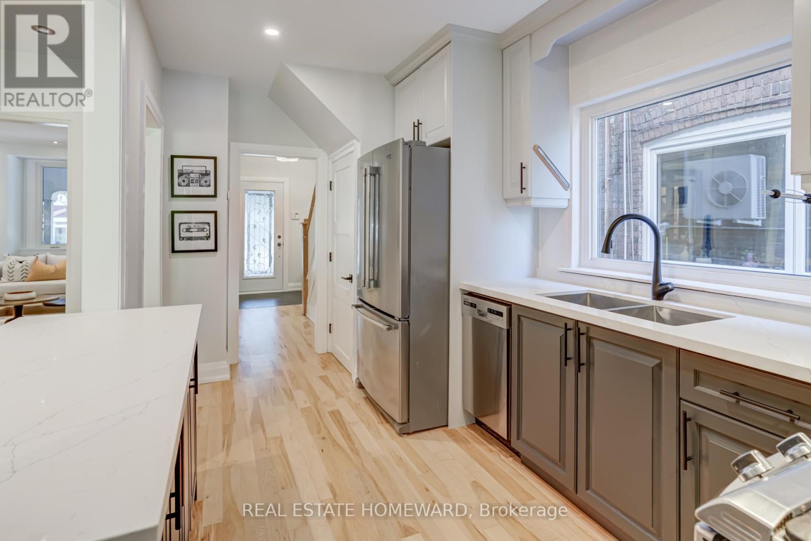 292 Glebeholme Boulevard, Toronto, Ontario  M4J 1T2 - Photo 15 - E12449193