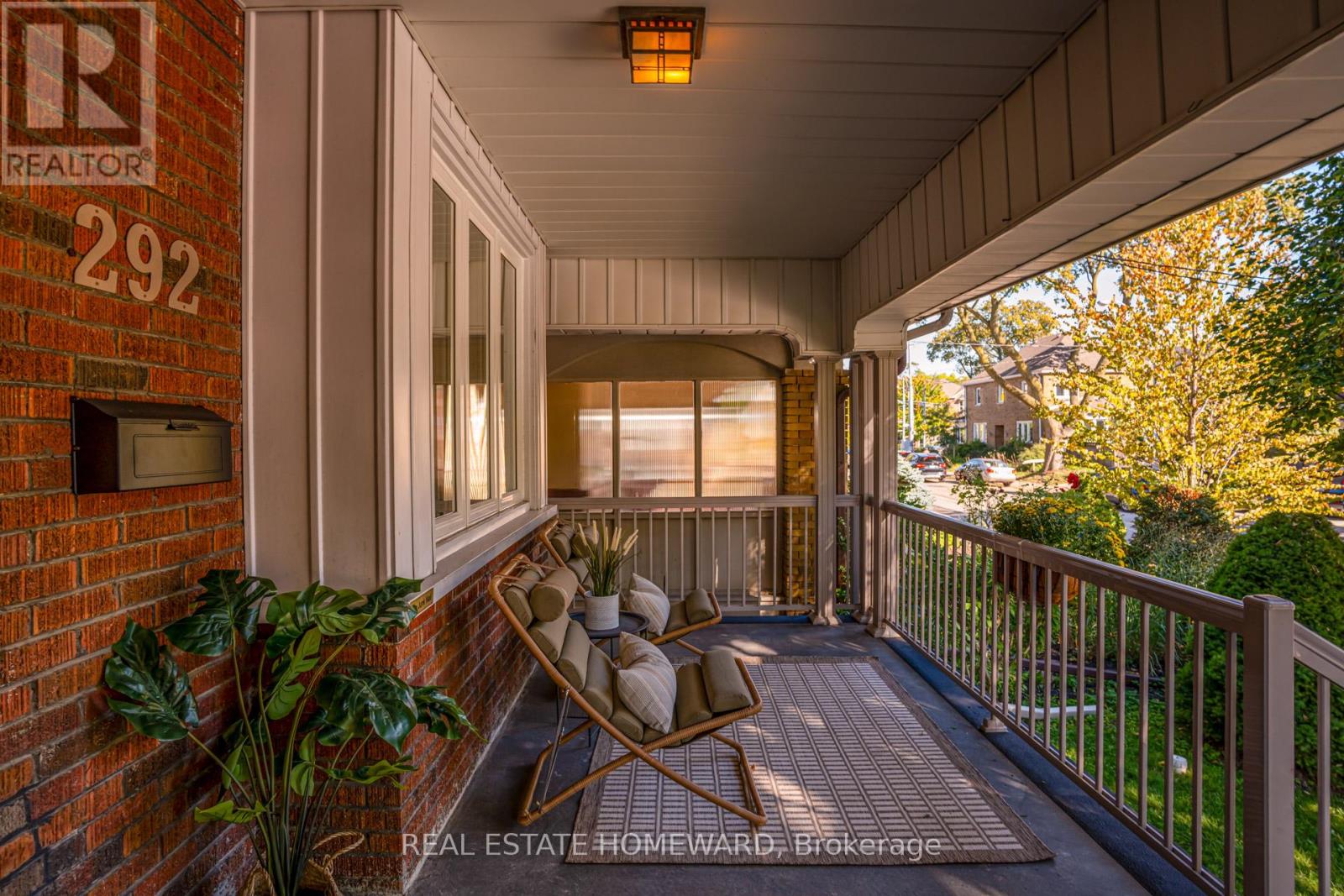 292 Glebeholme Boulevard, Toronto, Ontario  M4J 1T2 - Photo 5 - E12449193