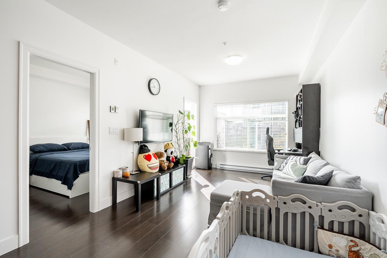 313 6480 195a Street, Surrey, British Columbia  V4N 6P1 - Photo 3 - R3055946
