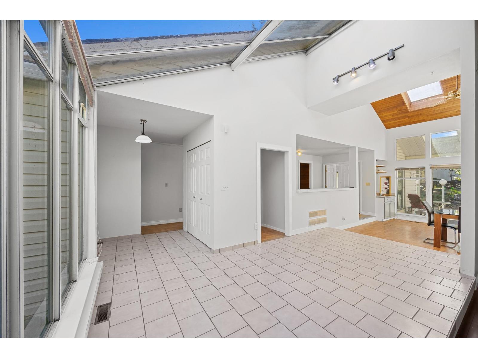 17138 26a Avenue, Surrey, British Columbia  V3Z 0B3 - Photo 6 - R3055888