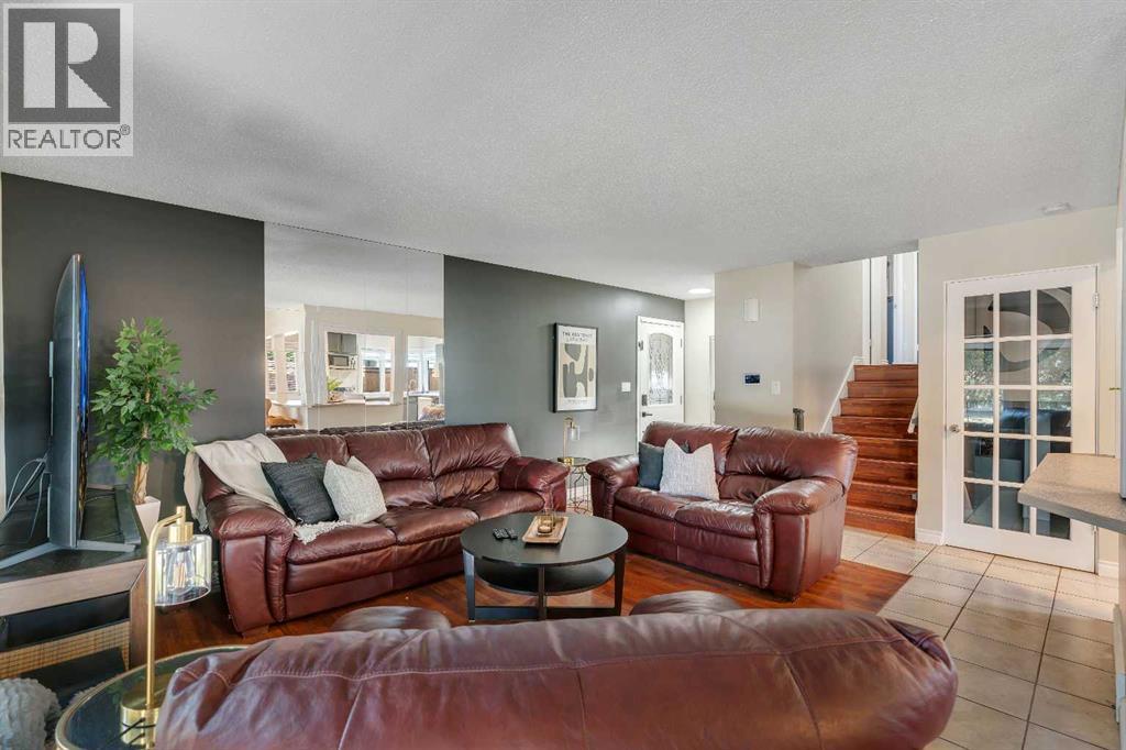 415 Midridge Drive Se, Calgary, Alberta  T2X 1B1 - Photo 5 - A2257483