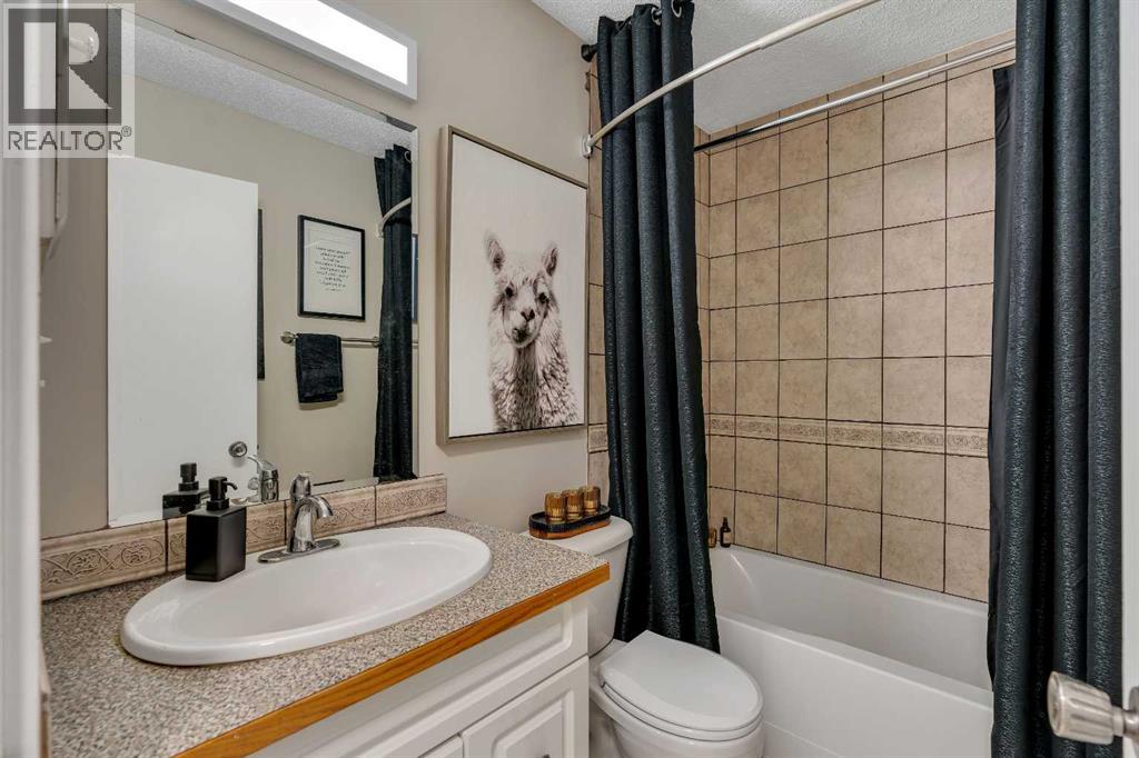 415 Midridge Drive Se, Calgary, Alberta  T2X 1B1 - Photo 23 - A2257483
