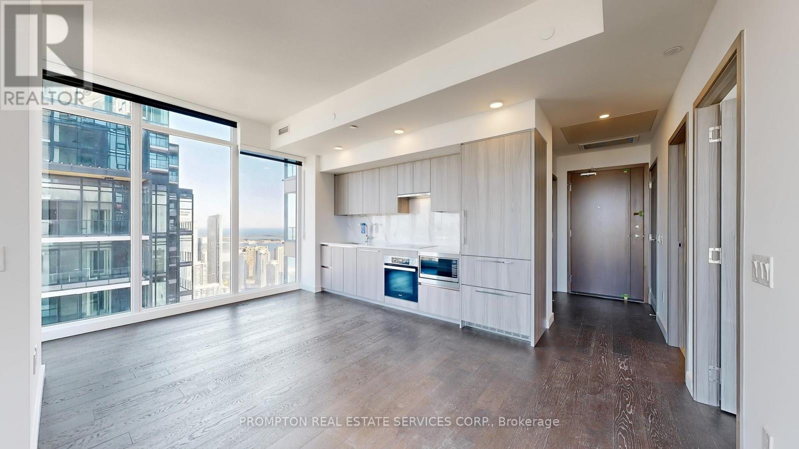 7003 - 3 Concord Cityplace Way, Toronto, Ontario  M5V 0X4 - Photo 2 - C12424775
