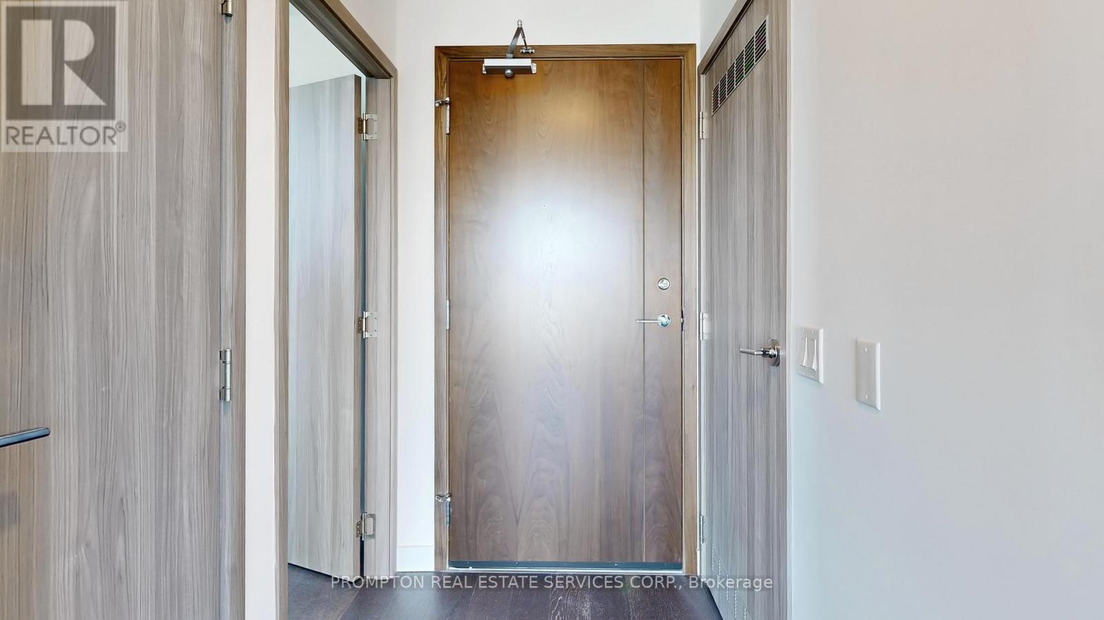 7003 - 3 Concord Cityplace Way, Toronto, Ontario  M5V 0X4 - Photo 23 - C12424775