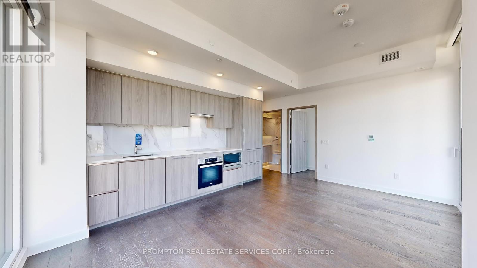7003 - 3 Concord Cityplace Way, Toronto, Ontario  M5V 0X4 - Photo 3 - C12424775