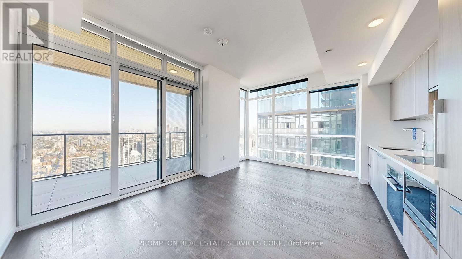 7003 - 3 Concord Cityplace Way, Toronto, Ontario  M5V 0X4 - Photo 4 - C12424775