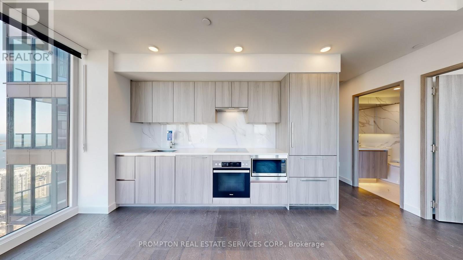 7003 - 3 Concord Cityplace Way, Toronto, Ontario  M5V 0X4 - Photo 6 - C12424775