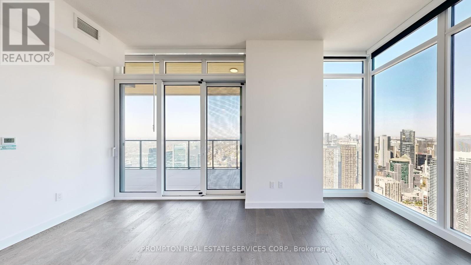 7003 - 3 Concord Cityplace Way, Toronto, Ontario  M5V 0X4 - Photo 9 - C12424775