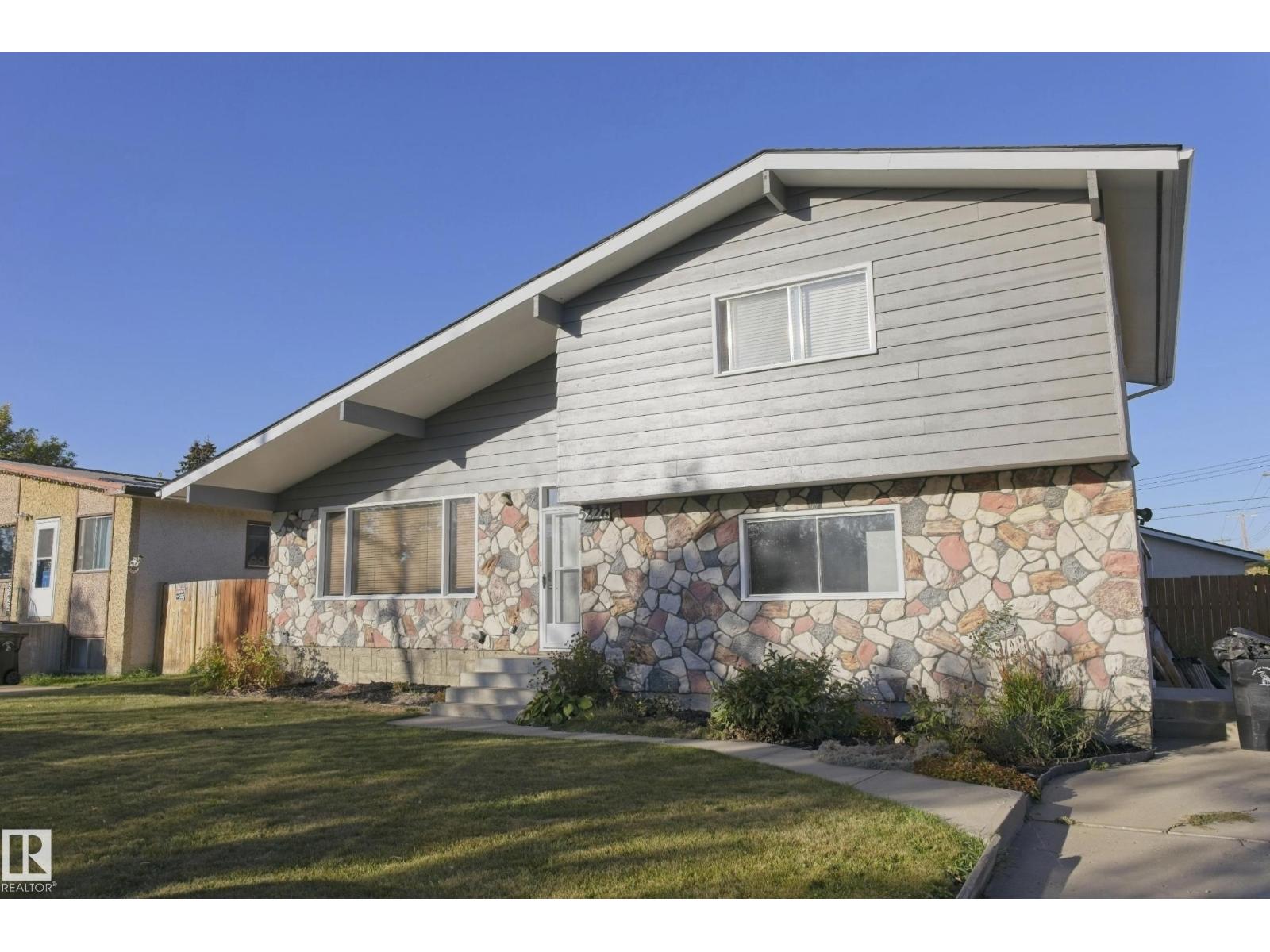 5226 43 St, Barrhead, Alberta  T7N 1J7 - Photo 2 - E4461114