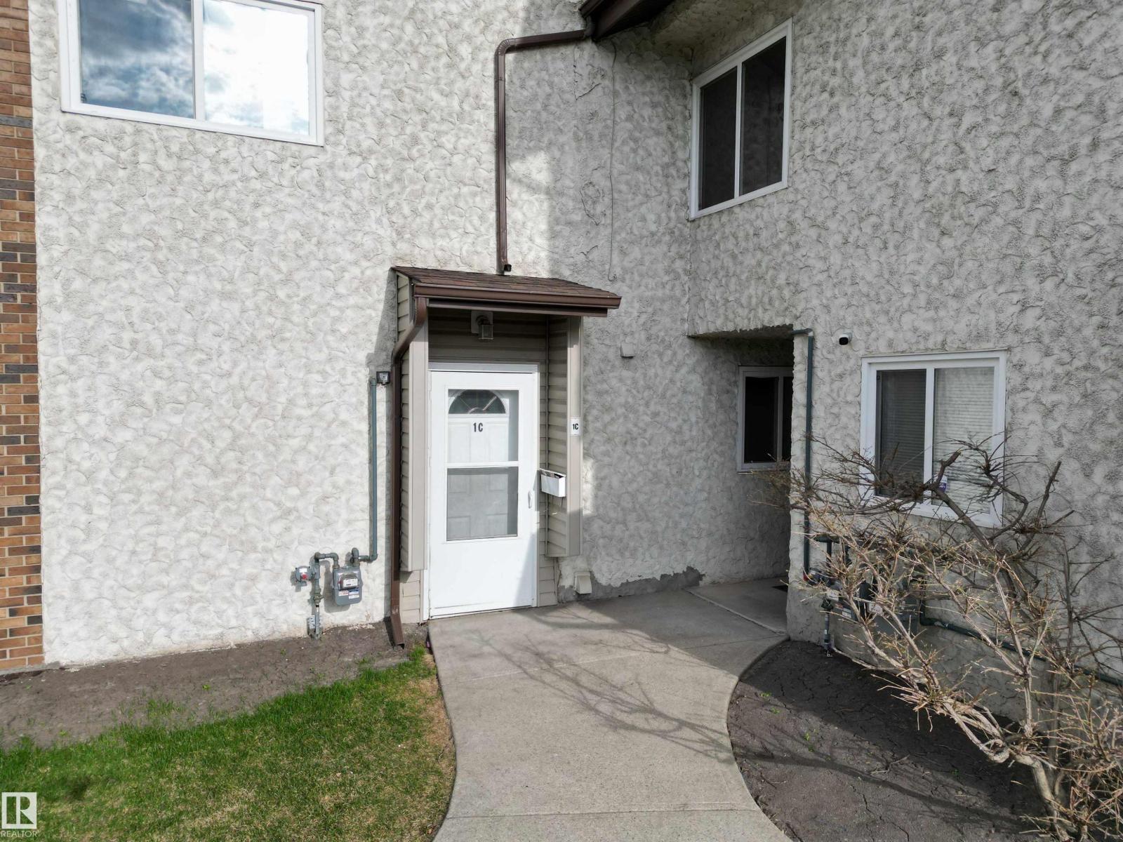 1c Meadowlark Vg Nw, Edmonton, Alberta  T5R 5X3 - Photo 3 - E4461116