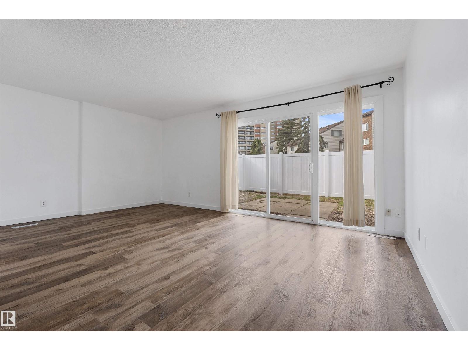 1c Meadowlark Vg Nw, Edmonton, Alberta  T5R 5X3 - Photo 7 - E4461116