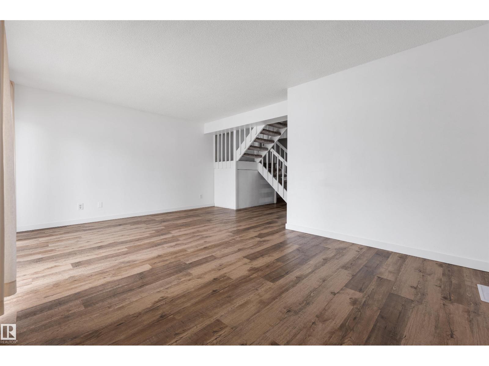1c Meadowlark Vg Nw, Edmonton, Alberta  T5R 5X3 - Photo 8 - E4461116