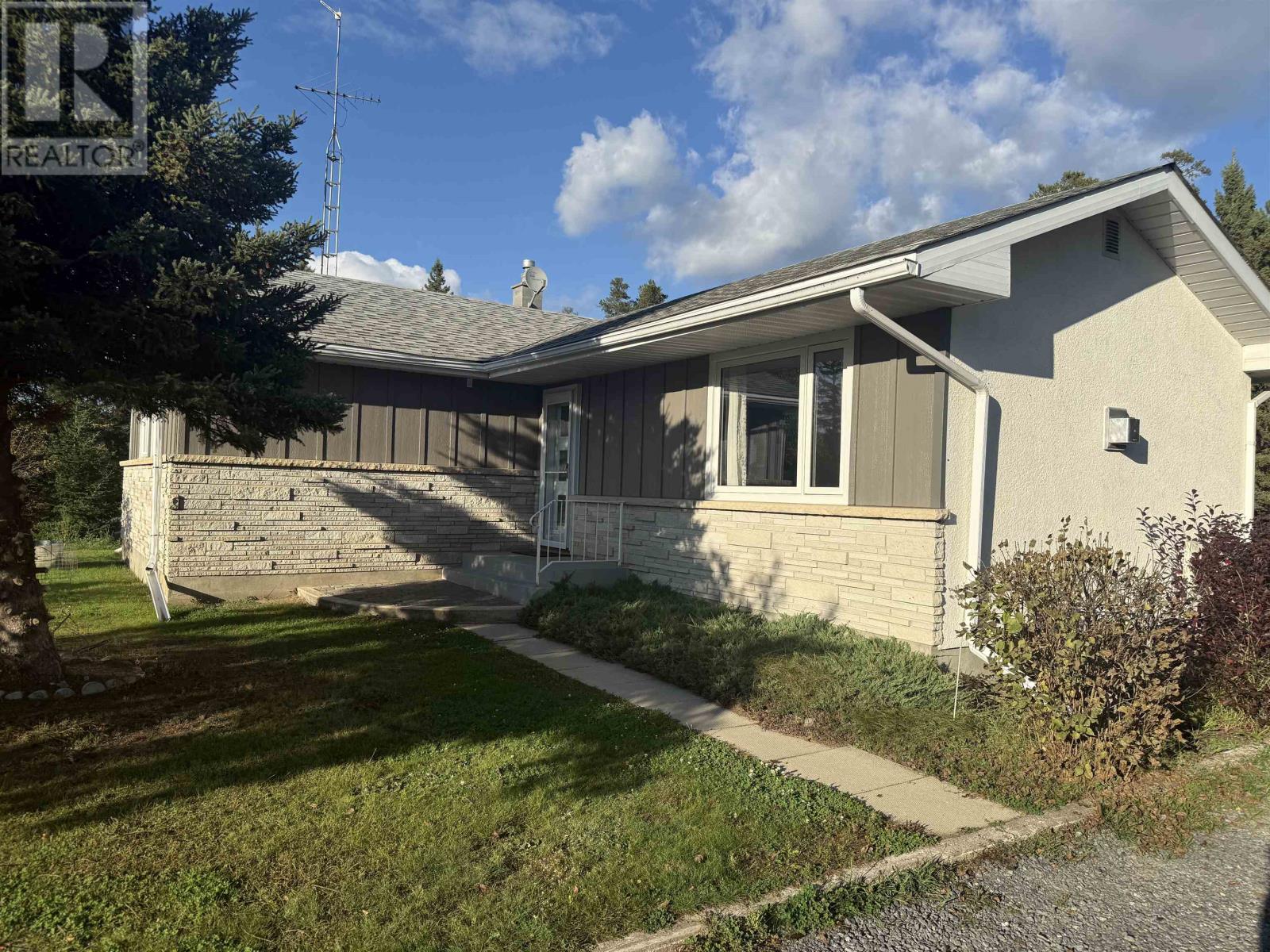 22 Pine Street, Oliver Paipoonge, Ontario  P7K 0M1 - Photo 2 - TB253073