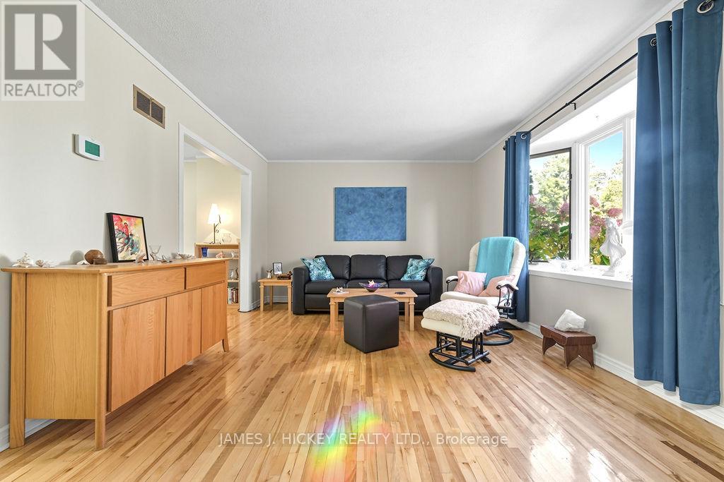 105 Algonquin Street, Deep River, Ontario  K0J 1P0 - Photo 3 - X12449300