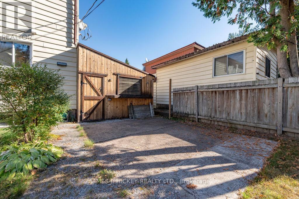 105 Algonquin Street, Deep River, Ontario  K0J 1P0 - Photo 31 - X12449300