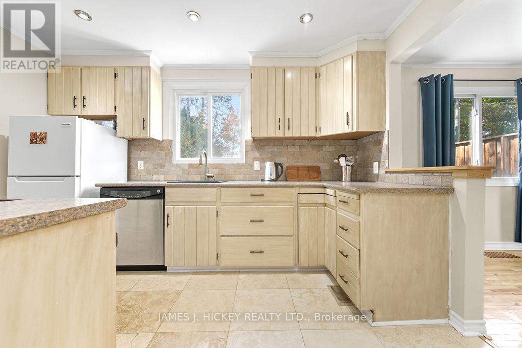 105 Algonquin Street, Deep River, Ontario  K0J 1P0 - Photo 8 - X12449300