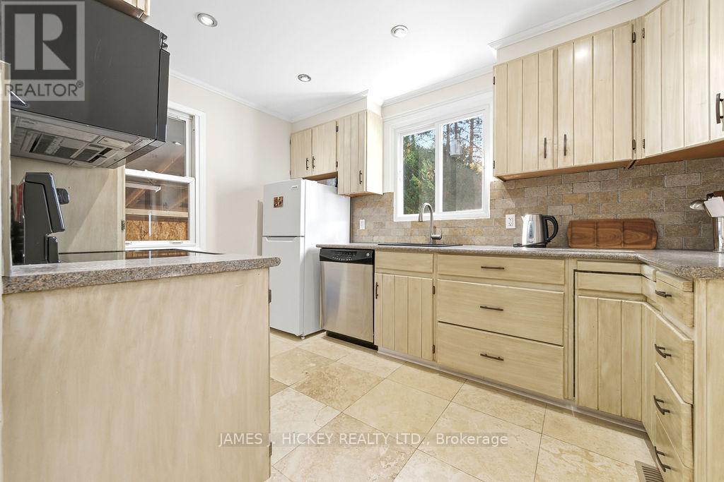 105 Algonquin Street, Deep River, Ontario  K0J 1P0 - Photo 9 - X12449300
