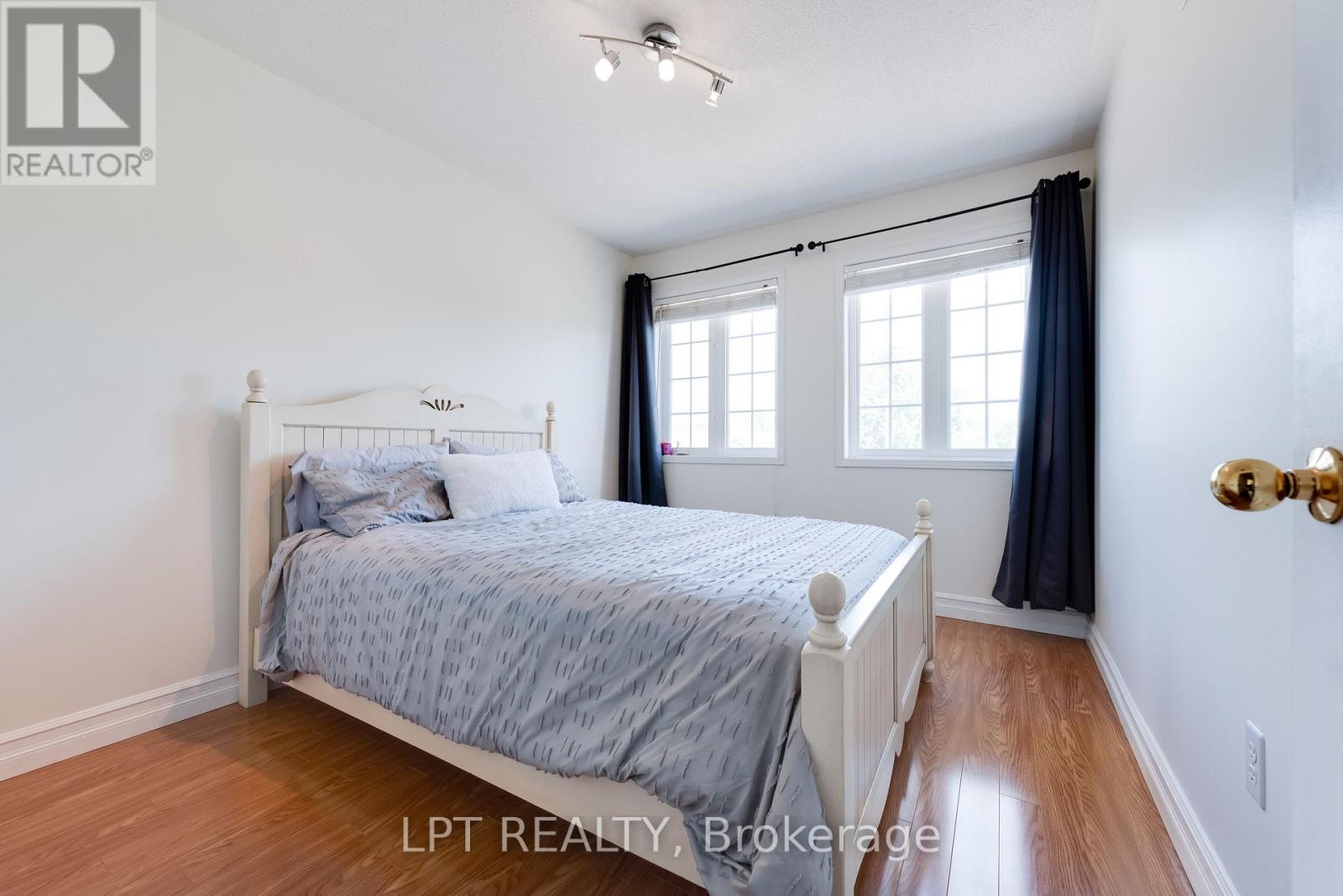 11 Lookout Street, Essa, Ontario  L0M 1B4 - Photo 13 - N12449084