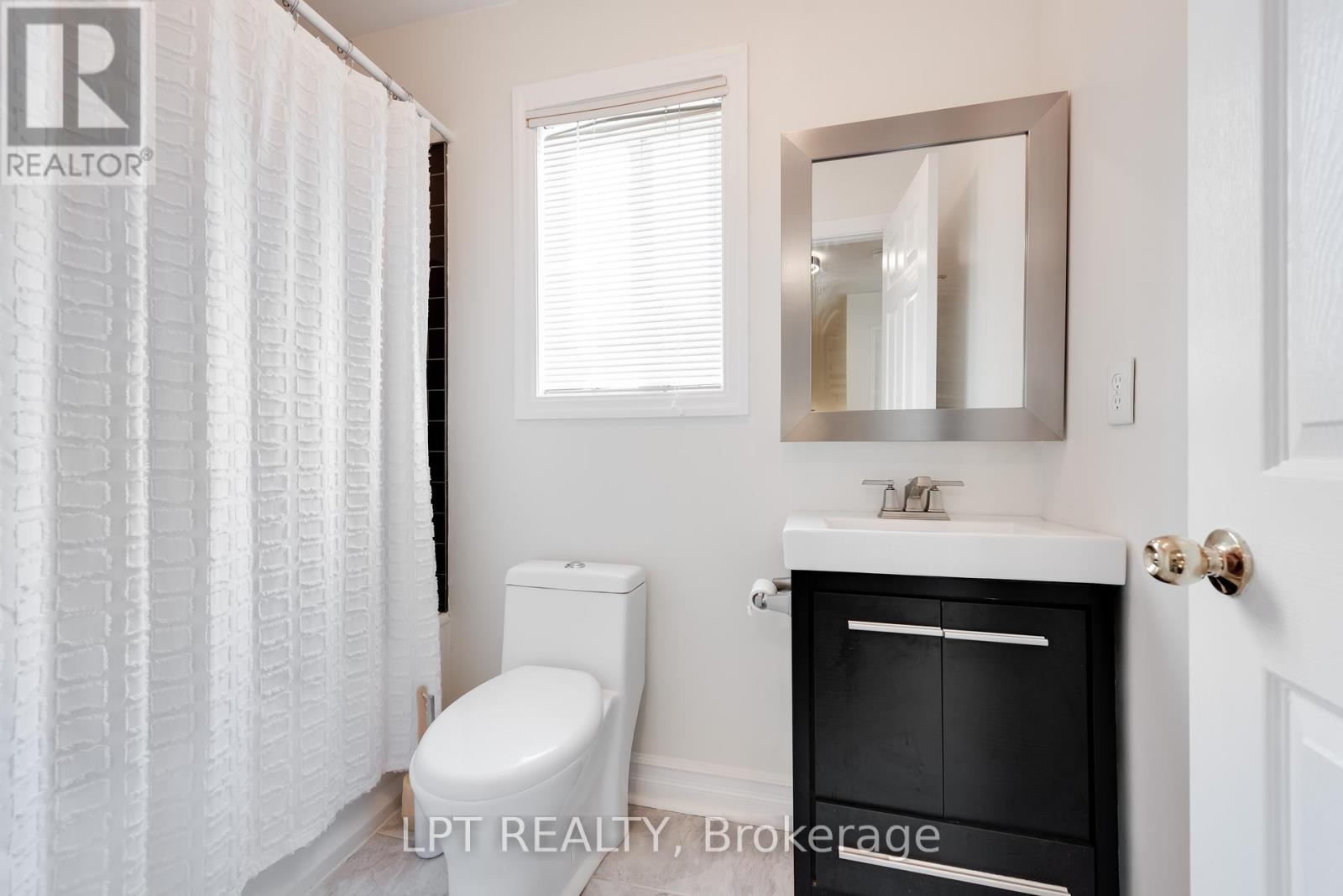 11 Lookout Street, Essa, Ontario  L0M 1B4 - Photo 18 - N12449084