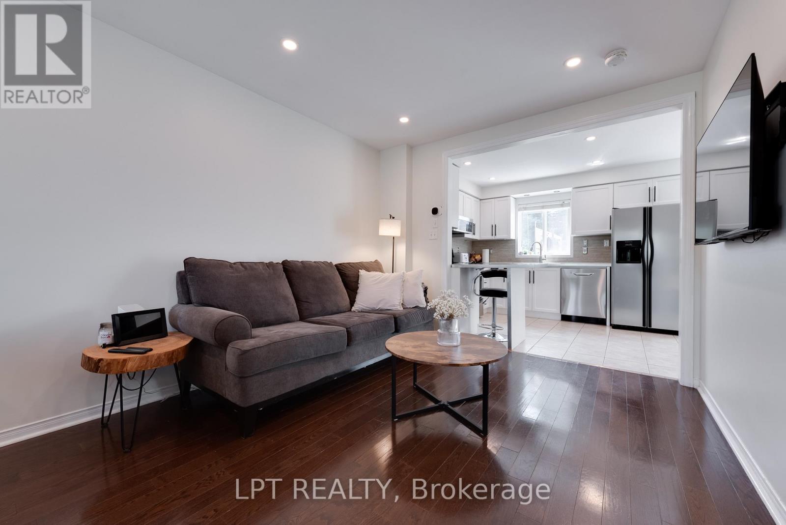 11 Lookout Street, Essa, Ontario  L0M 1B4 - Photo 2 - N12449084