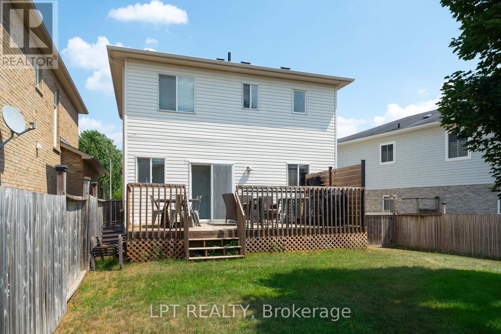 11 Lookout Street, Essa, Ontario  L0M 1B4 - Photo 23 - N12449084